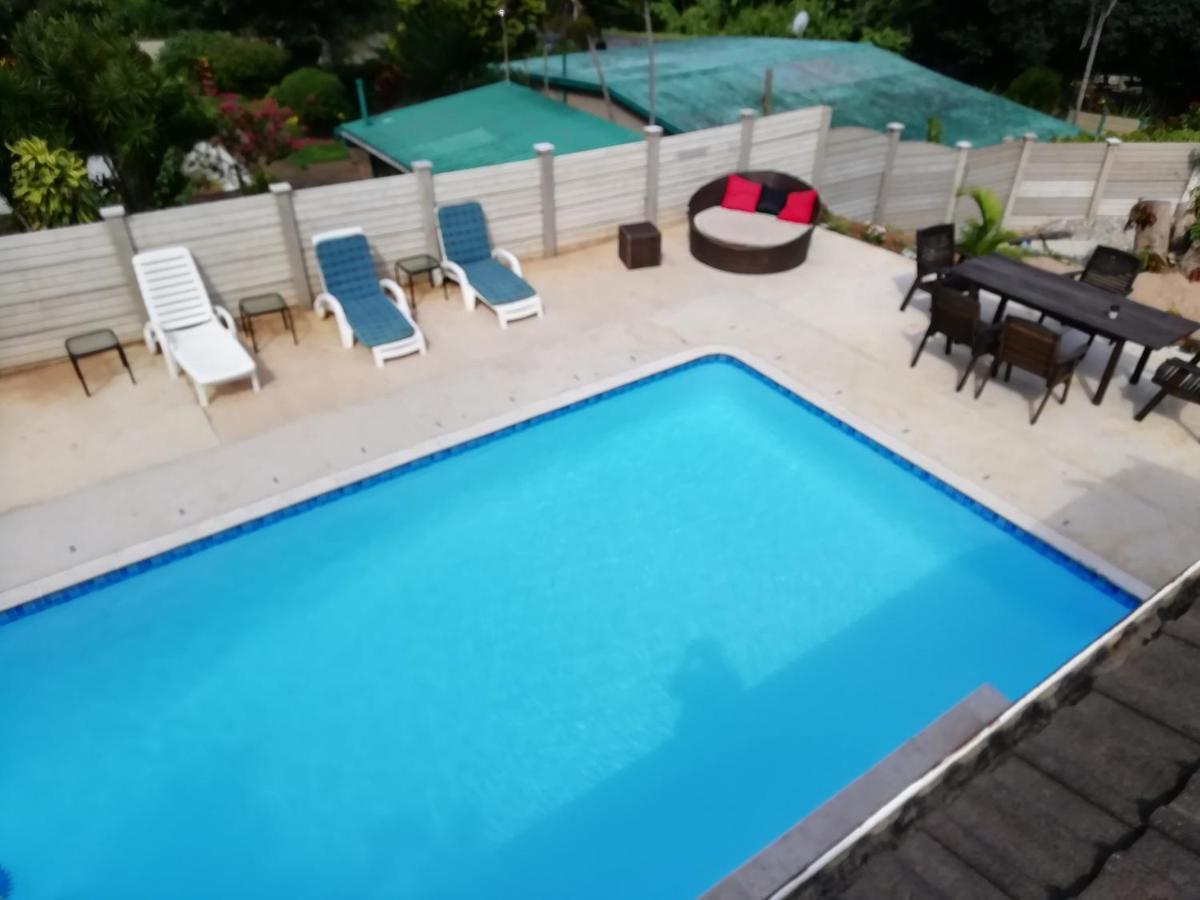 Poolside Guest House Порт-Шепстон Экстерьер фото